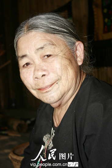 海南原始文化:"黎族纹身"因袭祖训 不得擅自更改