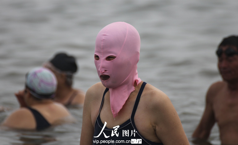 脸基尼大妈图片