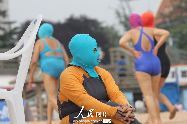 脸基尼大妈图片
