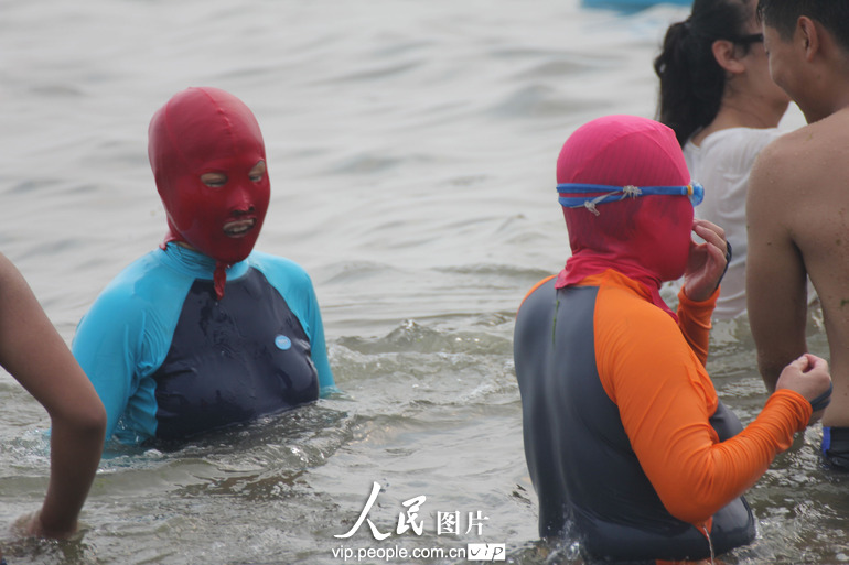 脸基尼大妈图片