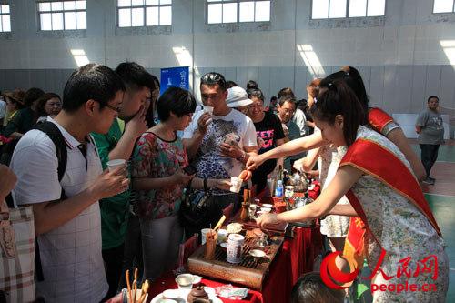 “圣水禅茶”活动现场