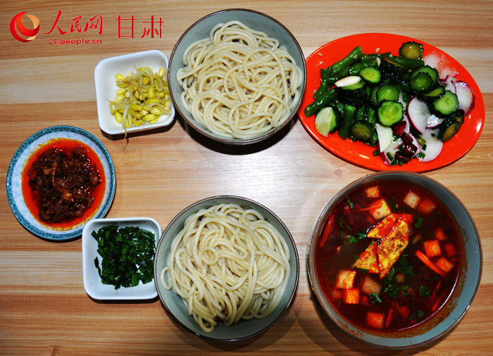 "陇东粮仓"的特色面食—庆阳饸饹面(慕诚 摄)