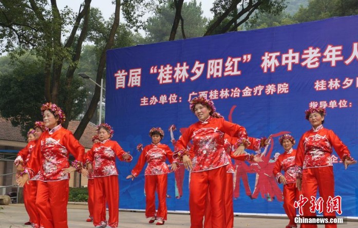 ���壺��ǧ�����й����衱�趯���ֹ㳡�������3��