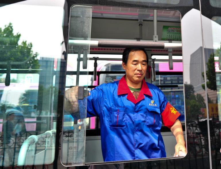 ���壺���Ϲ����������������˿�Ѹ����ɢ��2��