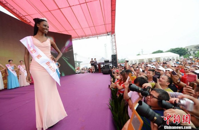 ���壺���������Ļ�С�����ȫ���ܾ������� ��Ů�񡱱�Χ�ġ�4��