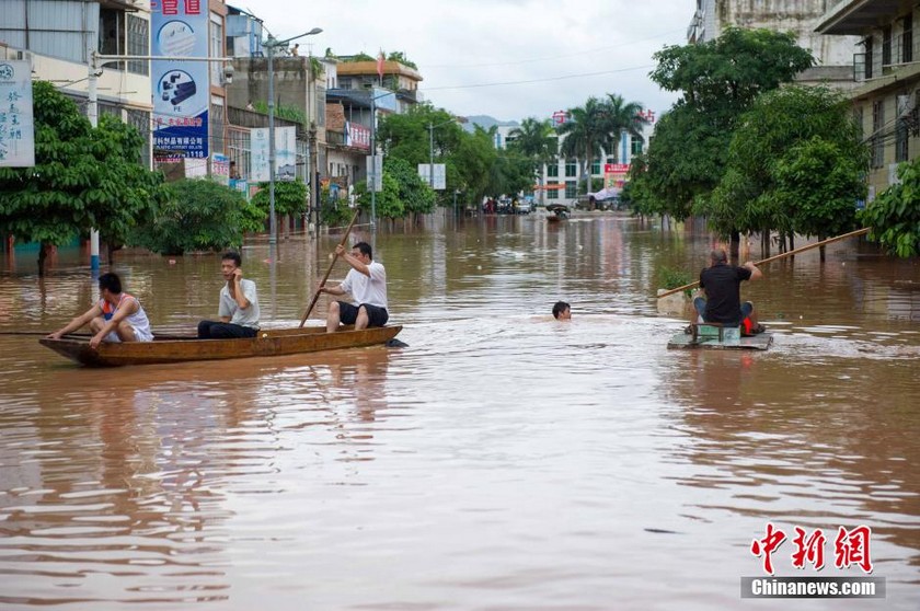 高清:威马逊余威不减 广西宁明洪水暴涨受灾