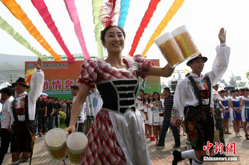 高清：劲歌狂舞开启青岛国际啤酒节大幕