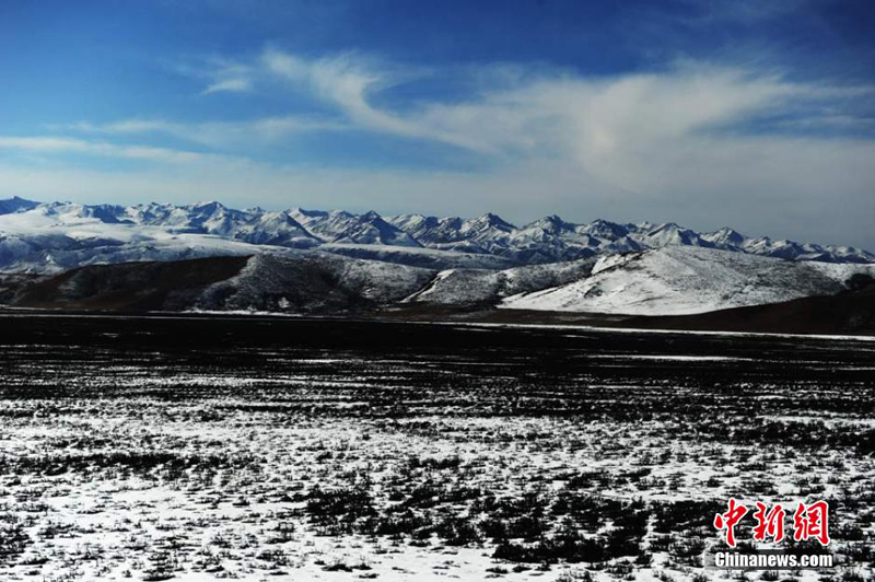 12��5�գ����¸������ߵ�ѩ������ɽ����װ�ع��������컣����Զ���ǧ�����ġ�������⡱�������� ��