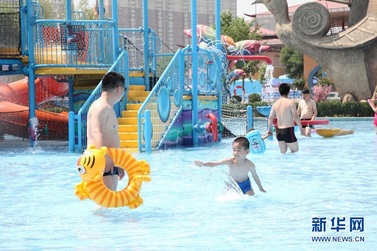 5��30�գ��ο��ڱ�������ˮħ��ˮ����԰��Ϸ���»��緢������ �㣩
