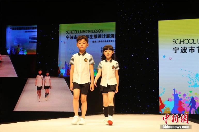 ���壺����У����ֵ����Ϯ�� ѧ���㡰����ѧ��������4��