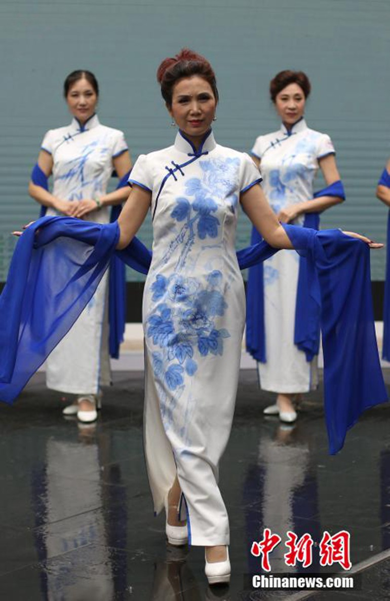 ���壺���輶ģ�ض��Ͼ���ͷ�����ۡ�3��
