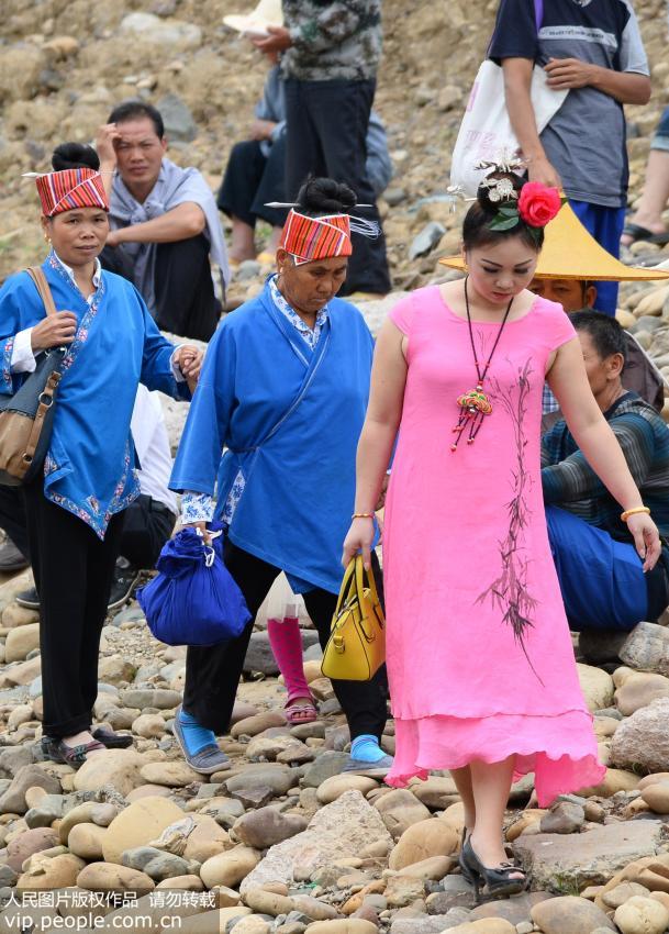 ���壺���������ľ���۽� ��Ů�ͻ�Ѽ��2��