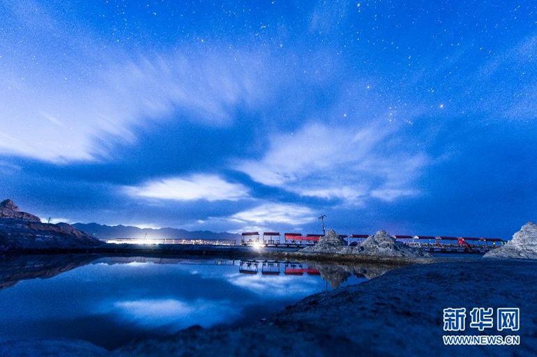 高清：中国的“天空之镜”茶卡盐湖