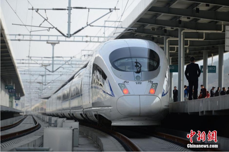 高清：成绵乐城际铁路正式开通 峨眉山的高铁时代