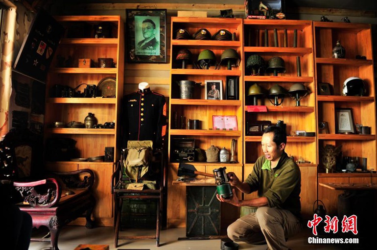 高清：昆明收藏家十余年收藏4000件二战文物
