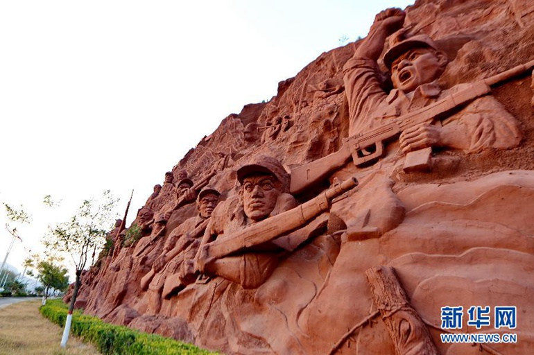 高清:大型抗战雕塑墙在河北涉县落成