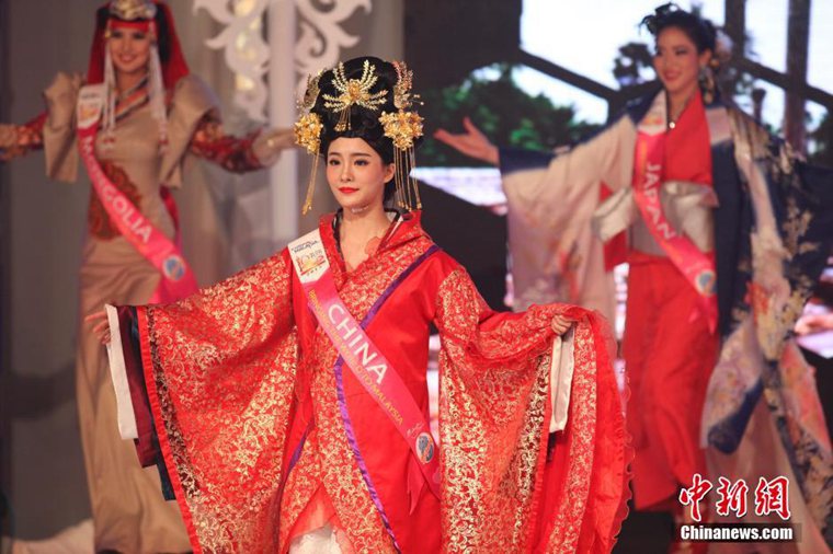 高清：世界旅游小姐总决赛 中国佳丽吸睛