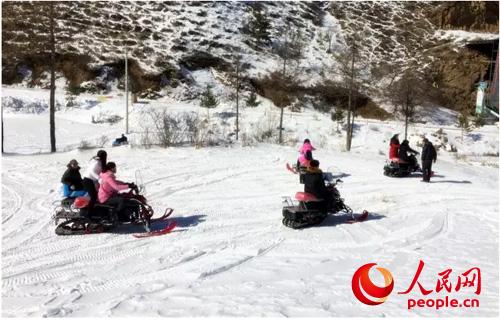 雪地娱乐