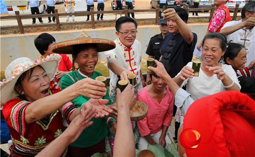 “三月初三 把酒言欢”