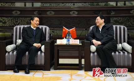 1月11日下午，湖南省委书记杜家毫会见国家旅游局局长李金早。