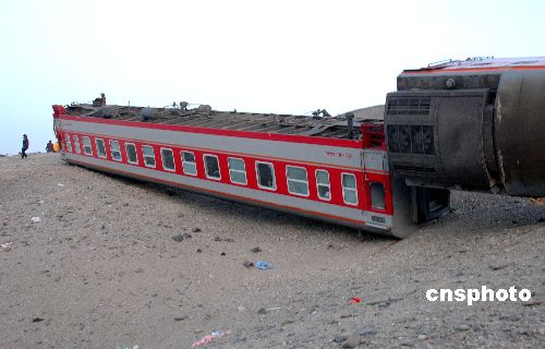 新疆火车脱轨 专家分析:应是瞬时狂风所致